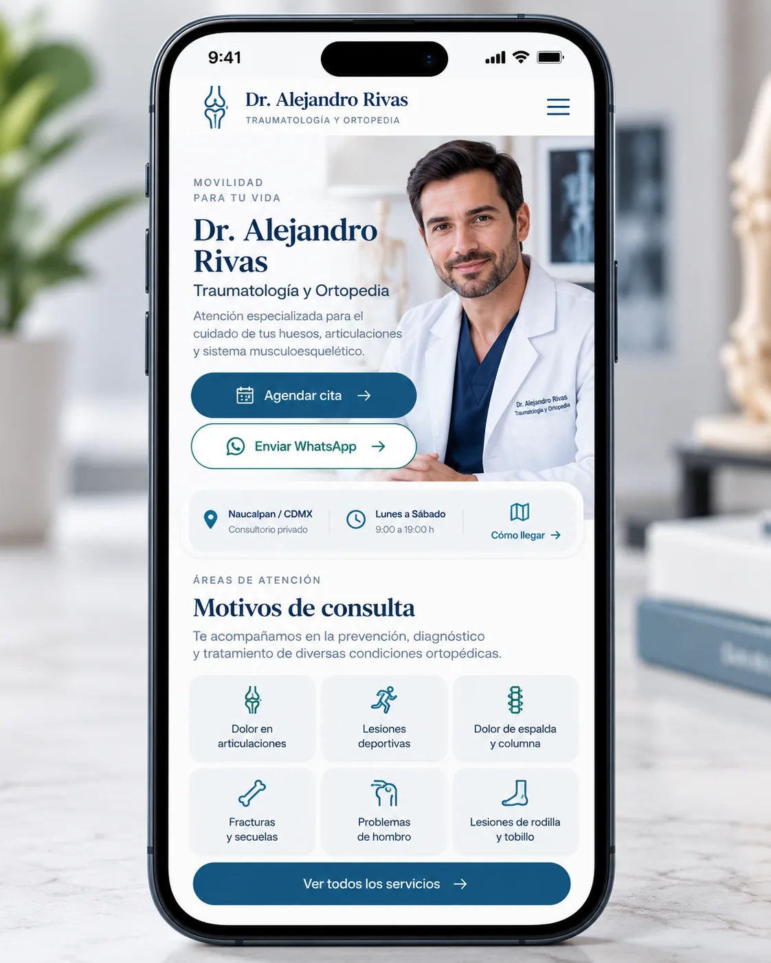 Mockup mobile de página web para médico especialista en traumatología y ortopedia.